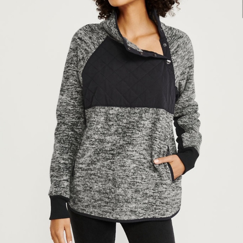 Abercrombie & Fitch asymmetrical collar quilted button up fleece sweatshirt
